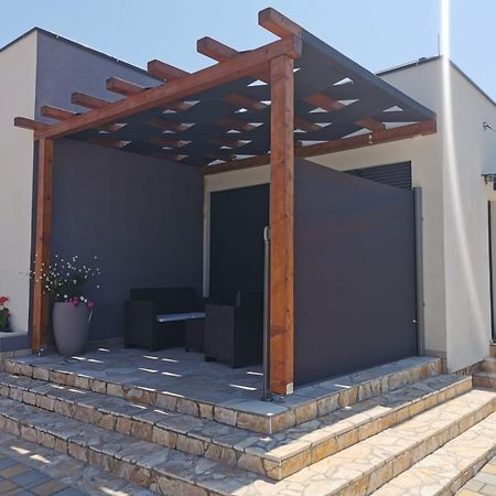 Yellow Dream Murvica  Exterior photo