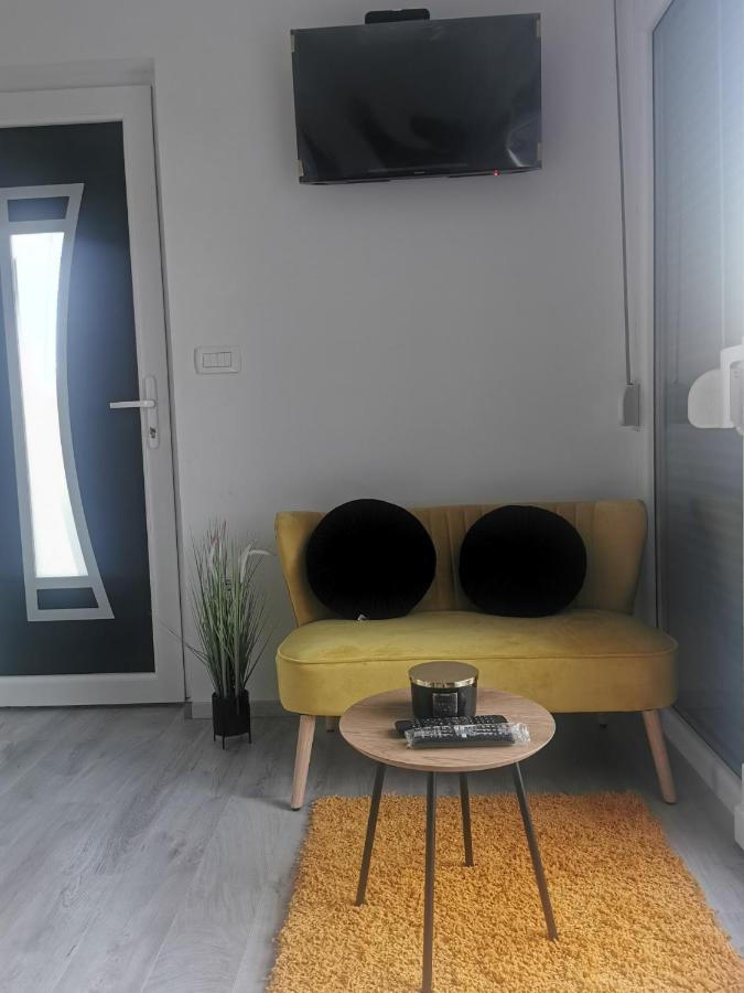Yellow Dream Murvica  Exterior photo