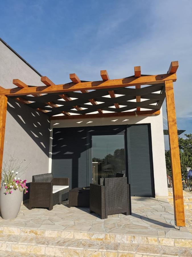 Yellow Dream Murvica  Exterior photo